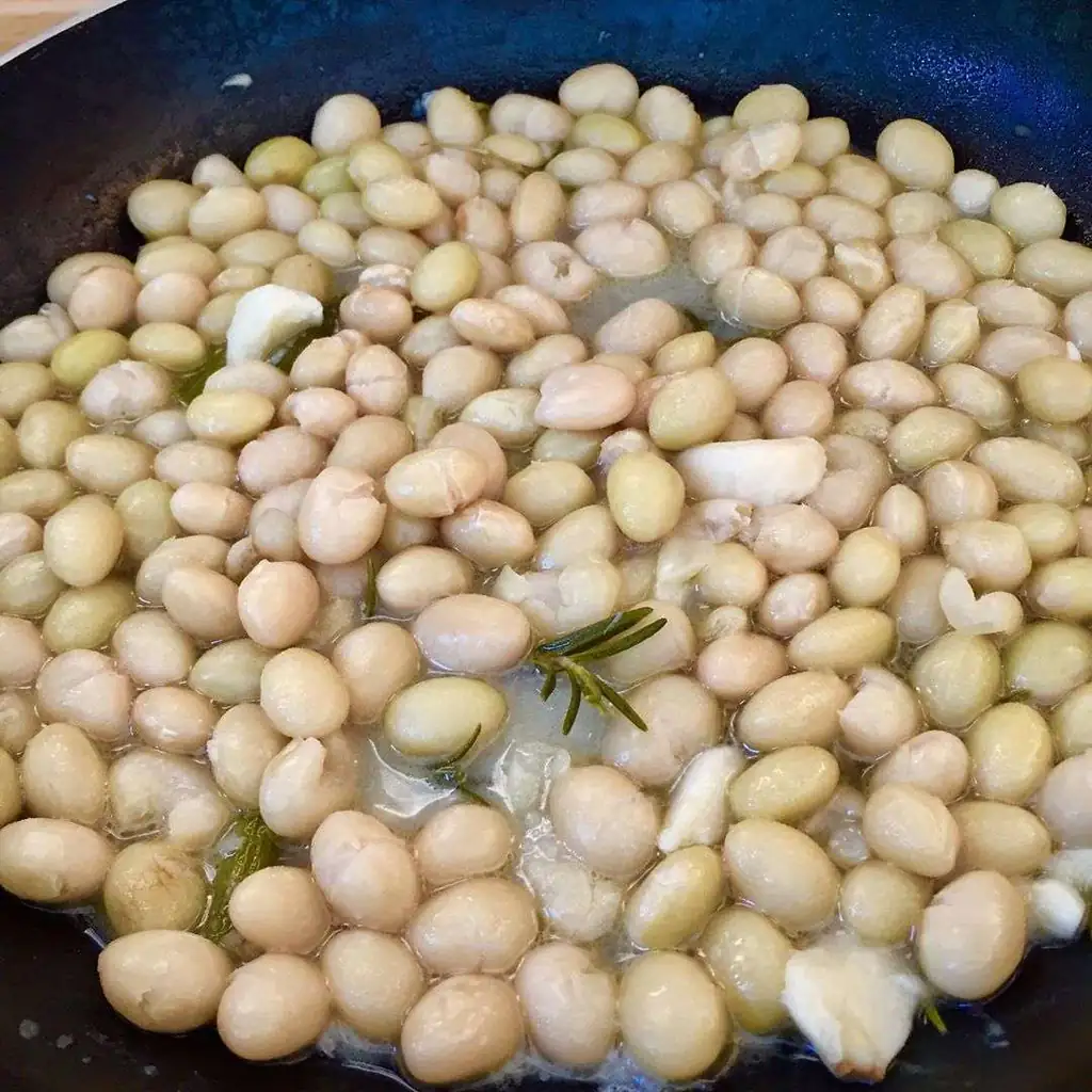 Fagioli bianchi di Pigna appena sgranati