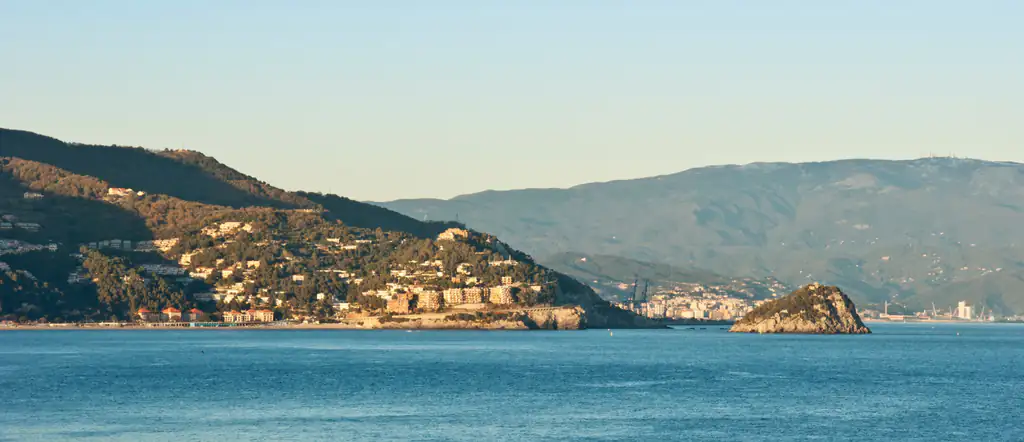 Costa di Bergeggi e golfo al tramonto