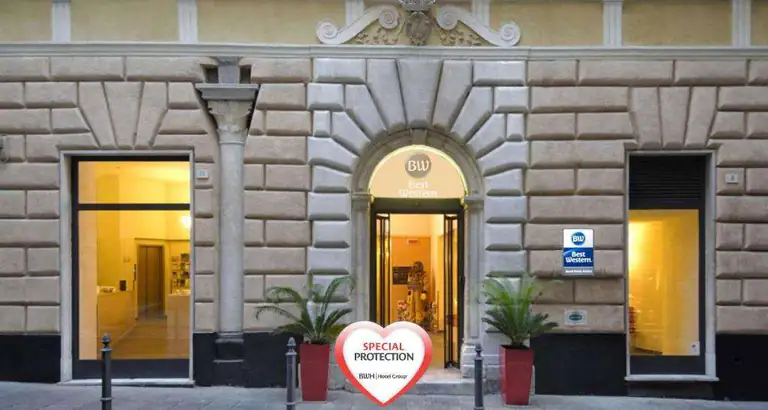 Eingang des Best Western Porto Antico in Genua