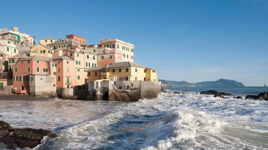 Boccadasse con il mare mosso