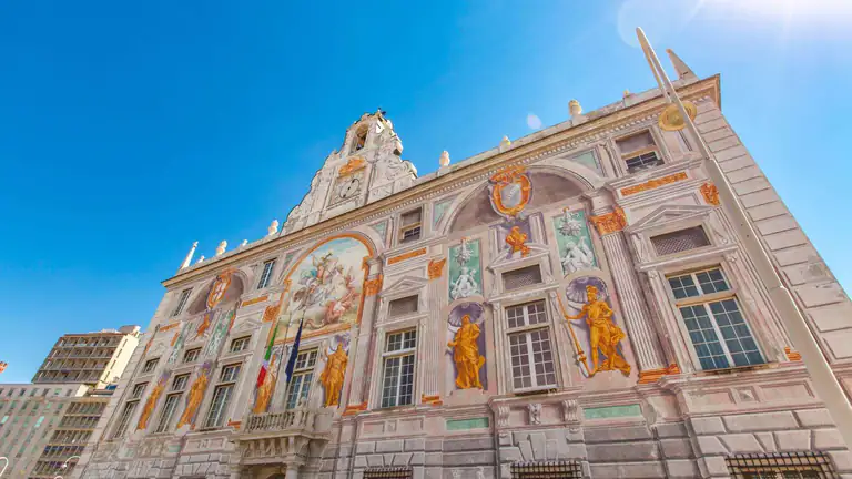 Bemalte Fassade des Palazzo San Giorgio in Genua
