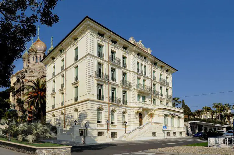 Facciata dell'Hotel De Paris a Sanremo