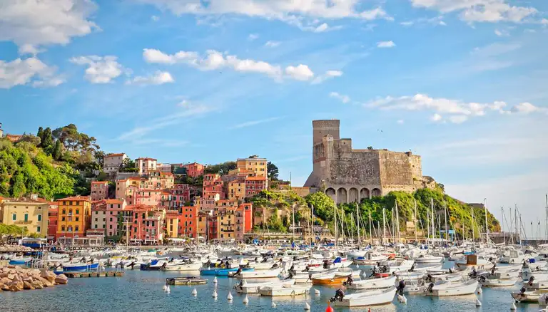 Lerici con il castello e il porto turistico