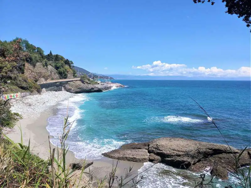 Passeggiata a mare tra Varazze e Celle Ligure