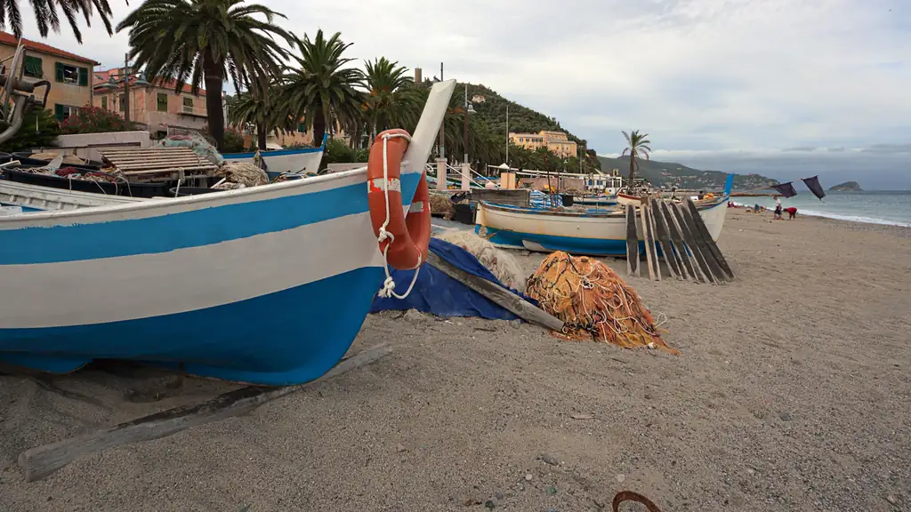 Gozzi sulla spiaggia di Noli