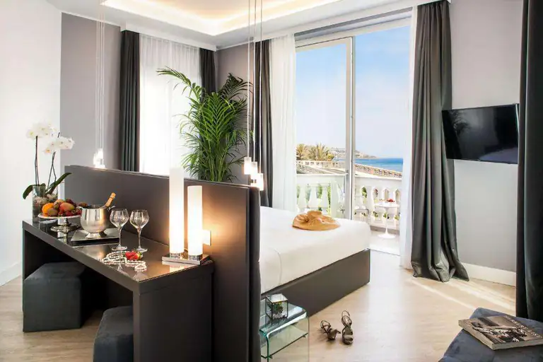 Camera vista mare della Sanremo Luxury Suites