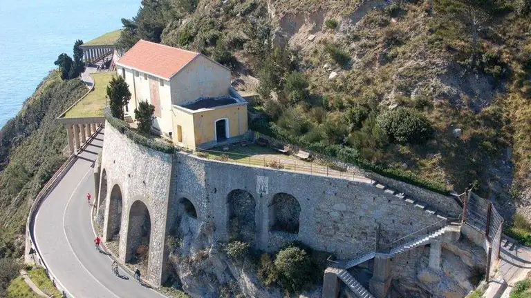 Santuario di Nostra Signora delle Penne a Laigueglia