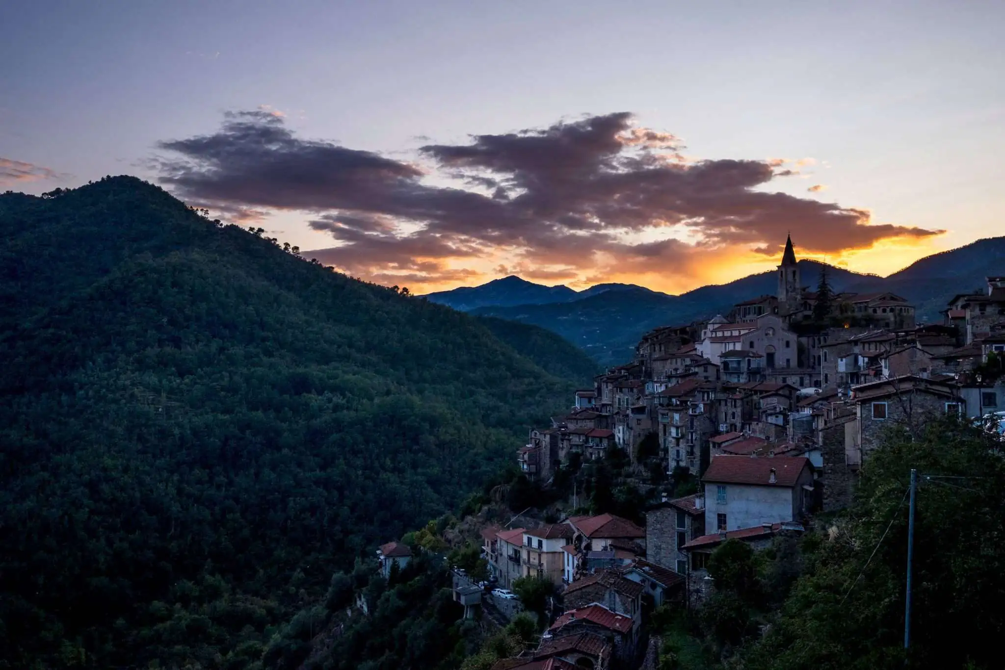 Apricale al tramonto