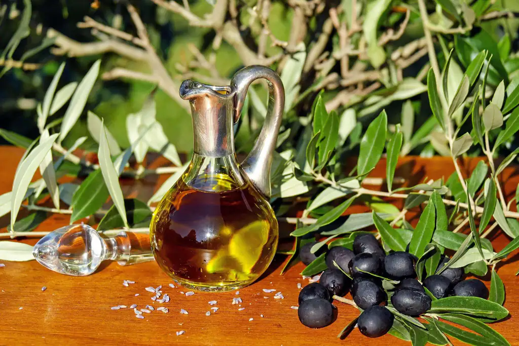 Olio extravergine d'oliva e olive taggiasche