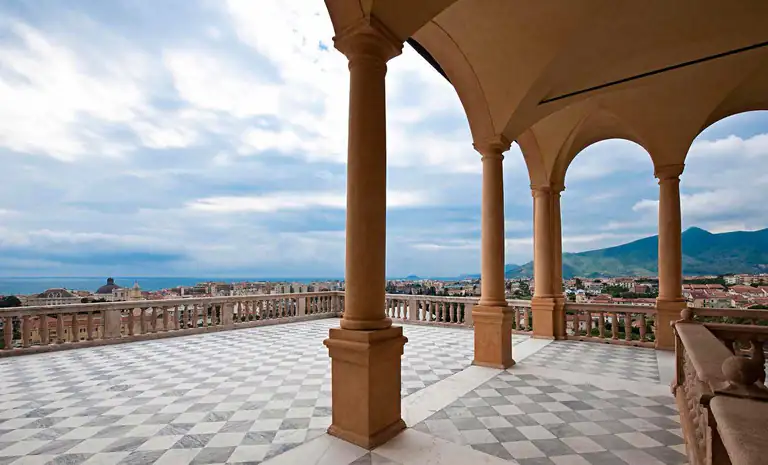 Loggia del Castello dei Doria nel Borgo Castello di Loano