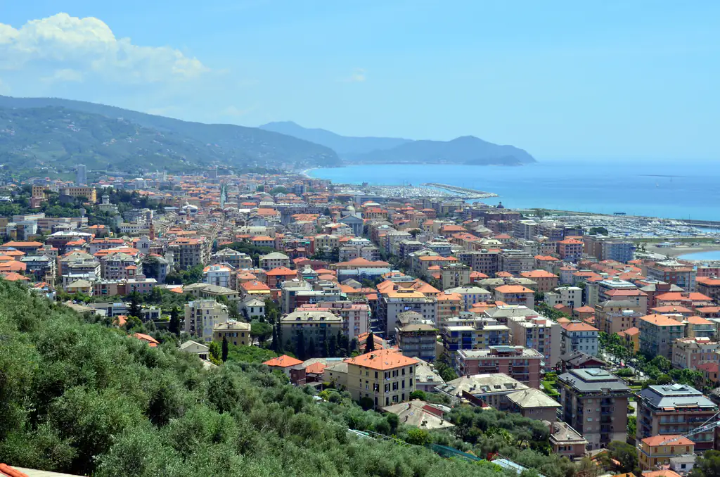 Panorama di Chiavari e del golfo del Tigullio