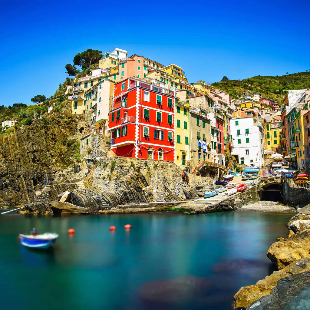 Riomaggiore e il suo porticciolo, Cinque Terre