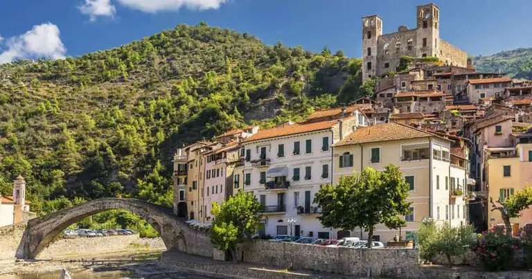 Dolceacqua con il ponte e il castello dei Doria