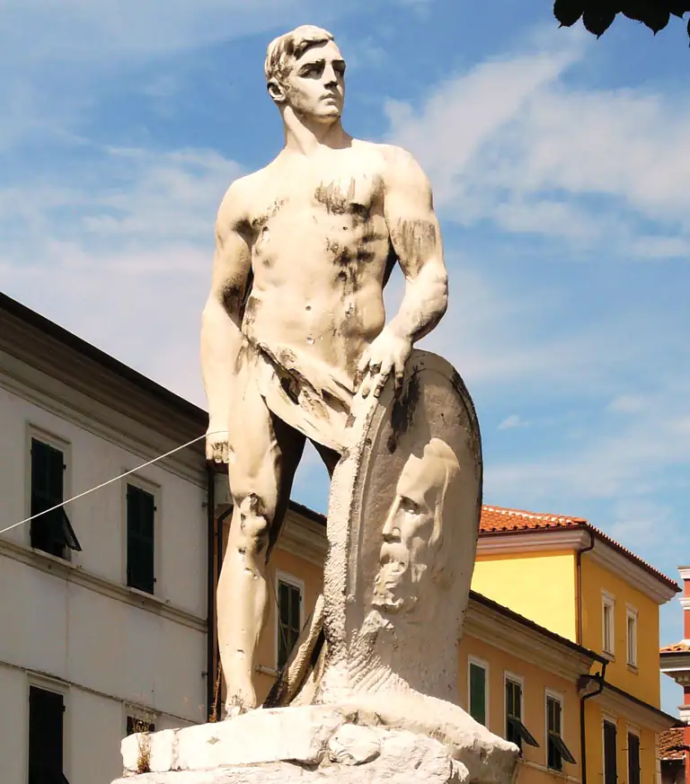 Monumento del Genio della Stirpe a Sarzana