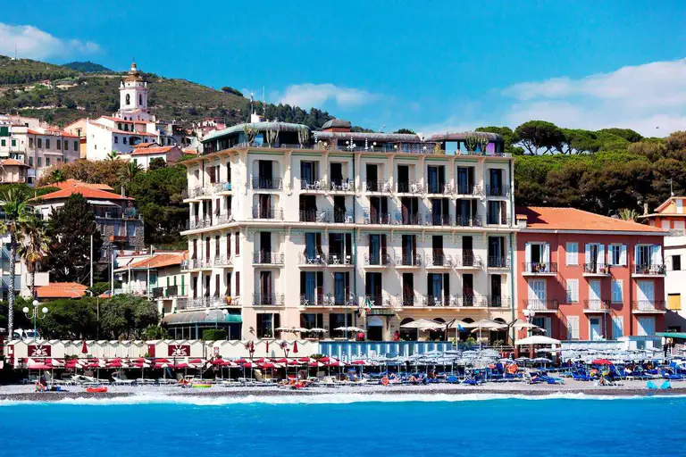 Hotel Parigi sul lungomare di Bordighera