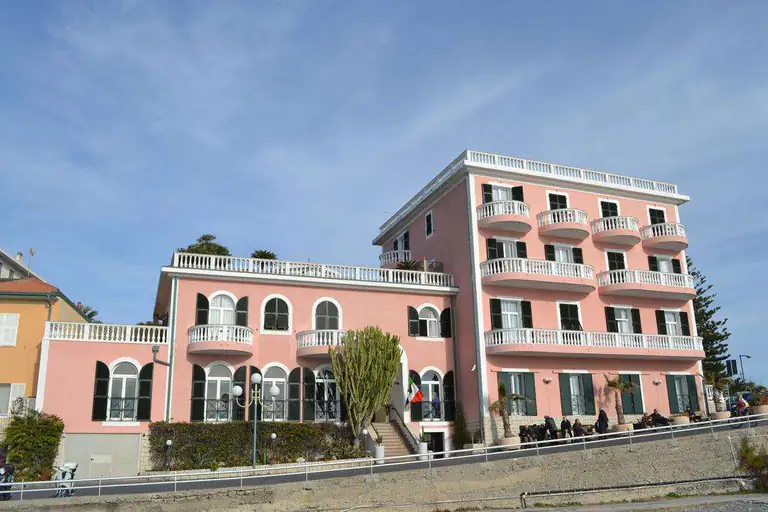Hotel Piccolo Lido sul lungomare di Bordighera