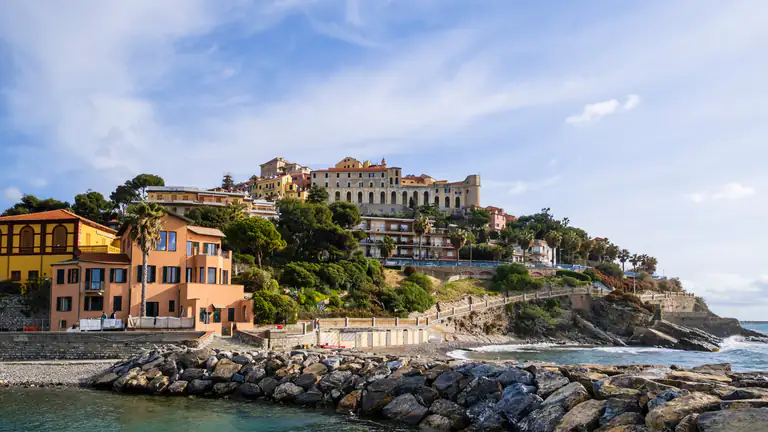 Il Parasio di Porto Maurizio affacciato sul mare
