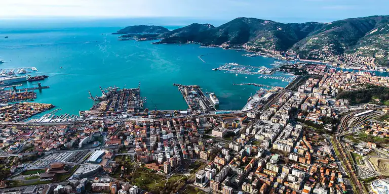 La Spezia e il suo golfo visti dall'alto