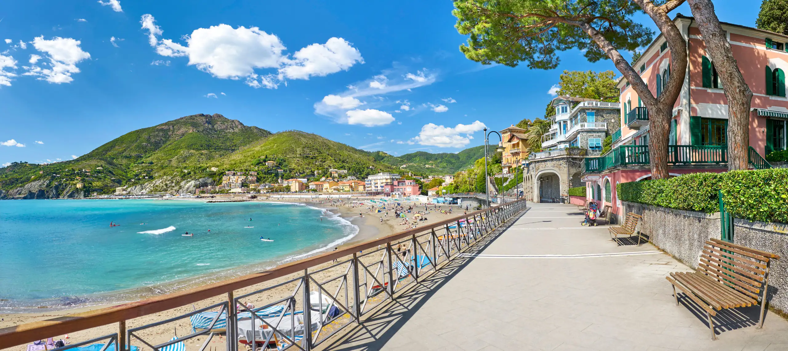 Panorama della baia di Levanto dalla passeggiata