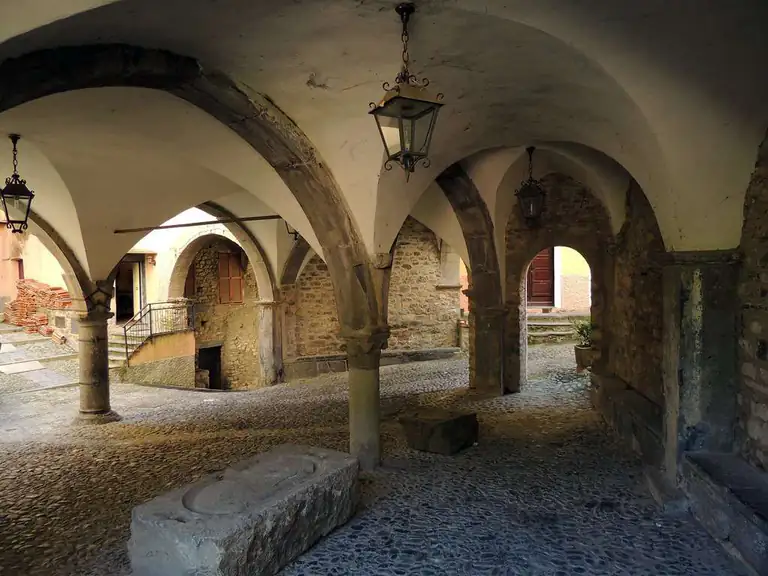 Loggia medievale di Pigna
