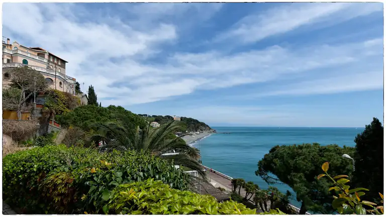 Passeggiata Romana a picco sul mare a Celle Ligure
