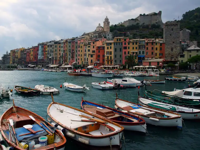 Gozzi nel porto di Portovenere