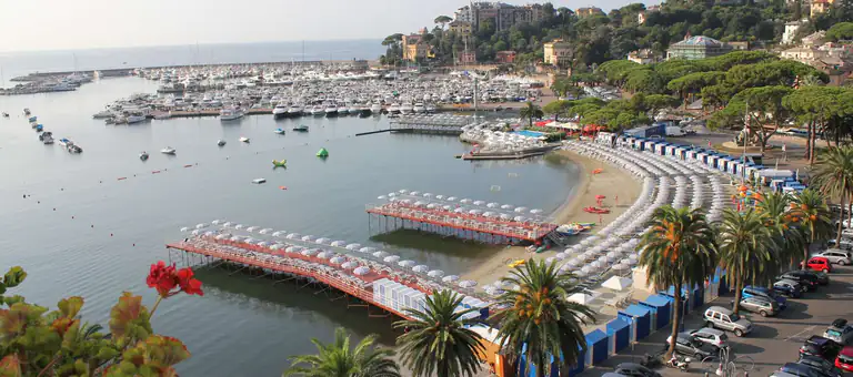 Porto e lungomare di Rapallo dall'alto
