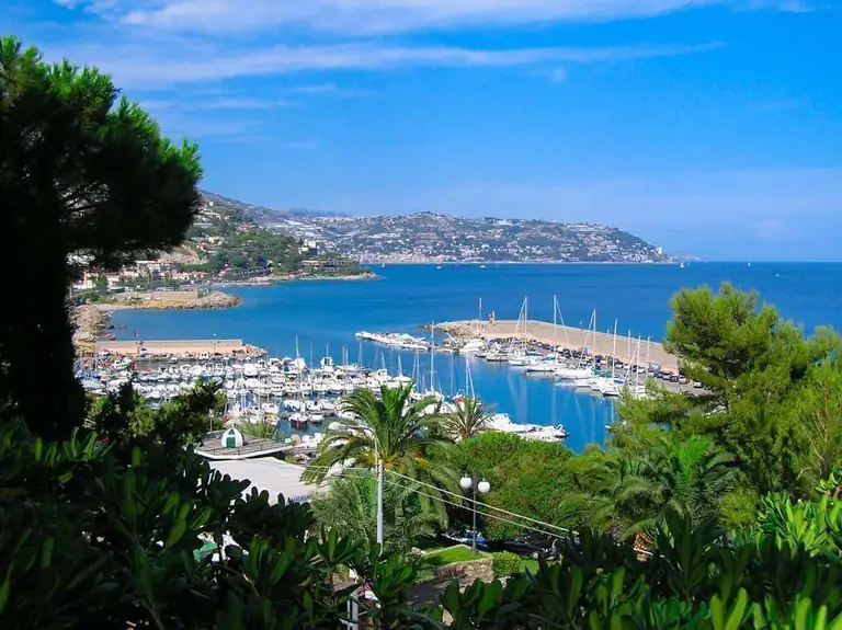 Porto di Sanremo tra le palme, Riviera dei Fiori