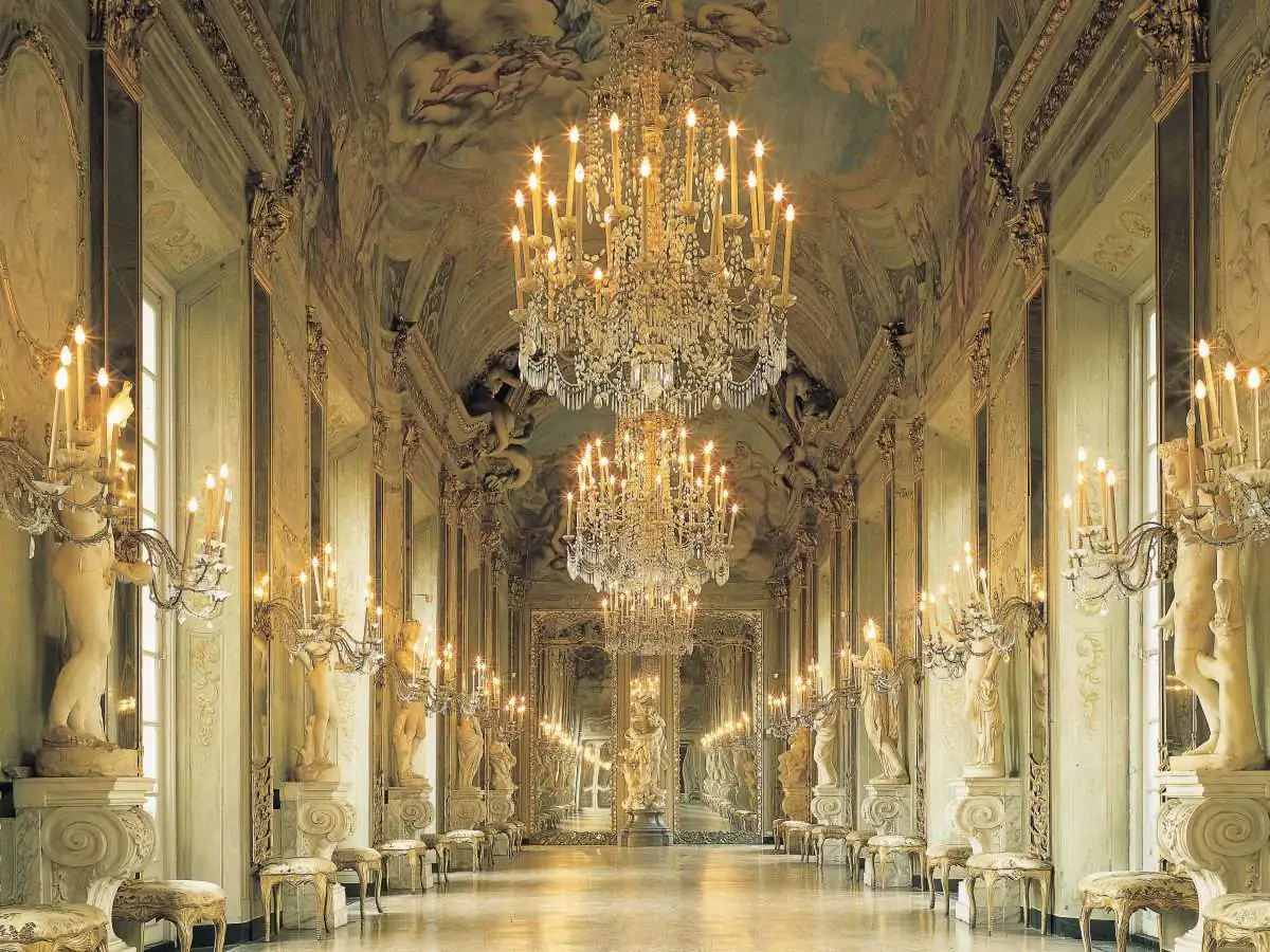 Gilded hall with chandeliers in a Palazzo dei Rolli