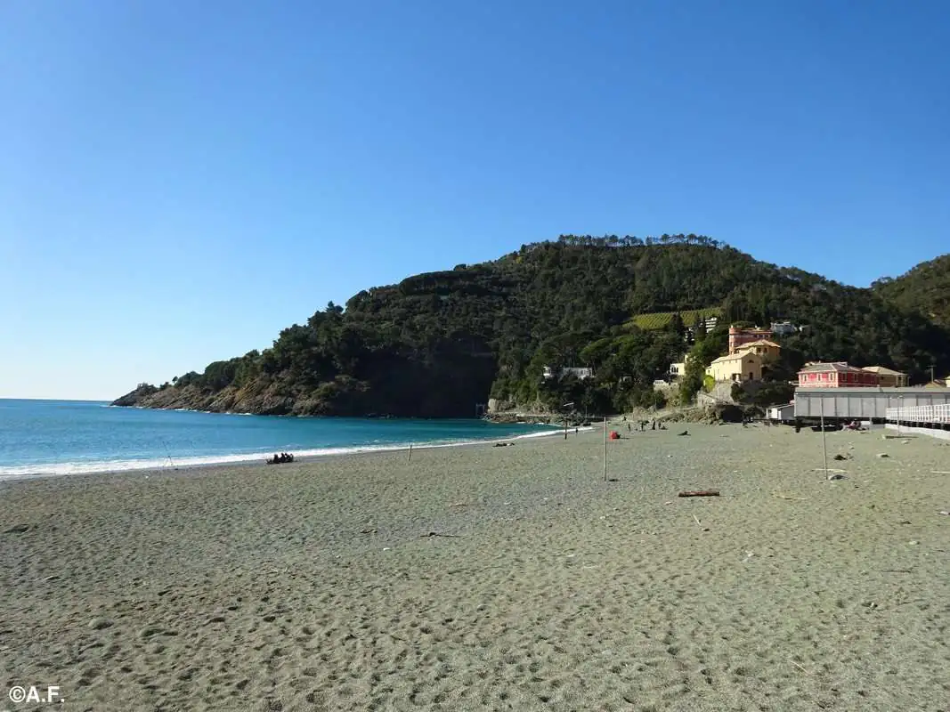 Spiaggia di Vallesanta a Levanto