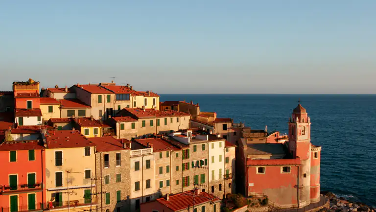 Case di Tellaro alla luce del tramonto
