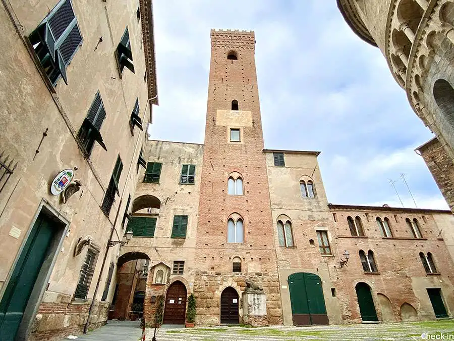 Torri medievali in piazza ad Albenga