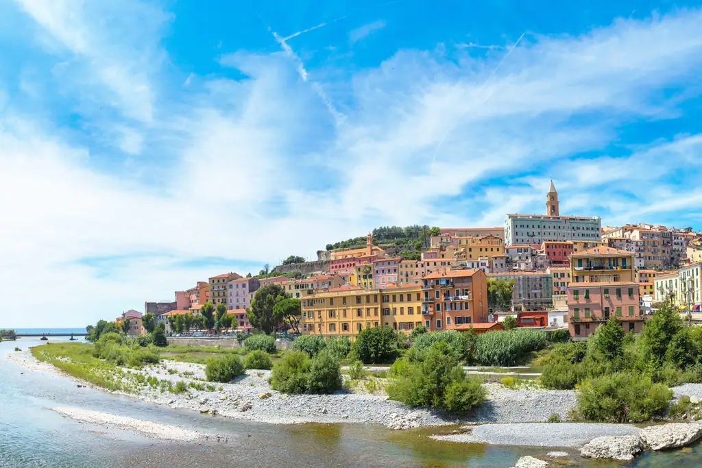 Ventimiglia Alta e la foce del Roja