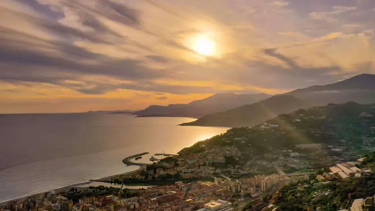 Tramonto sulla costa di Ventimiglia