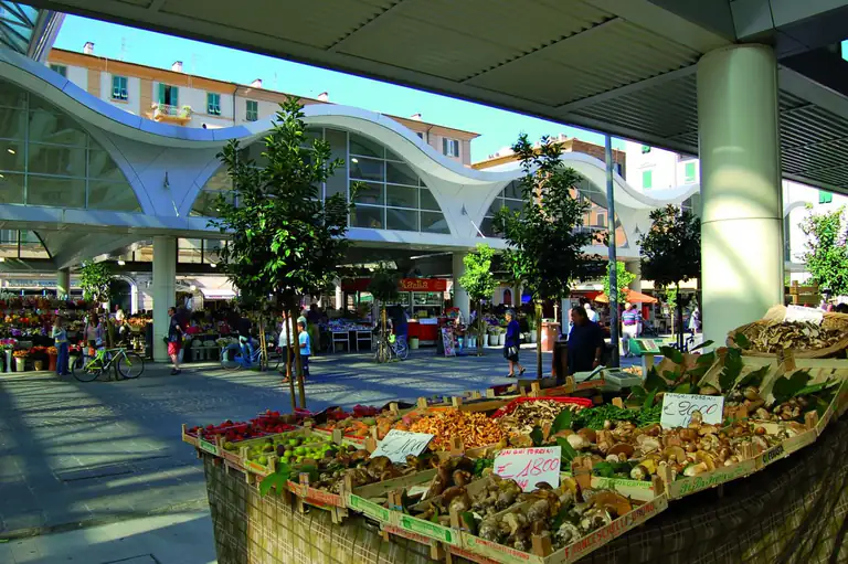 Mercato di Piazza Cavour alla Spezia