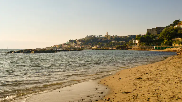 Spiaggia di sabbia di Arma di Taggia