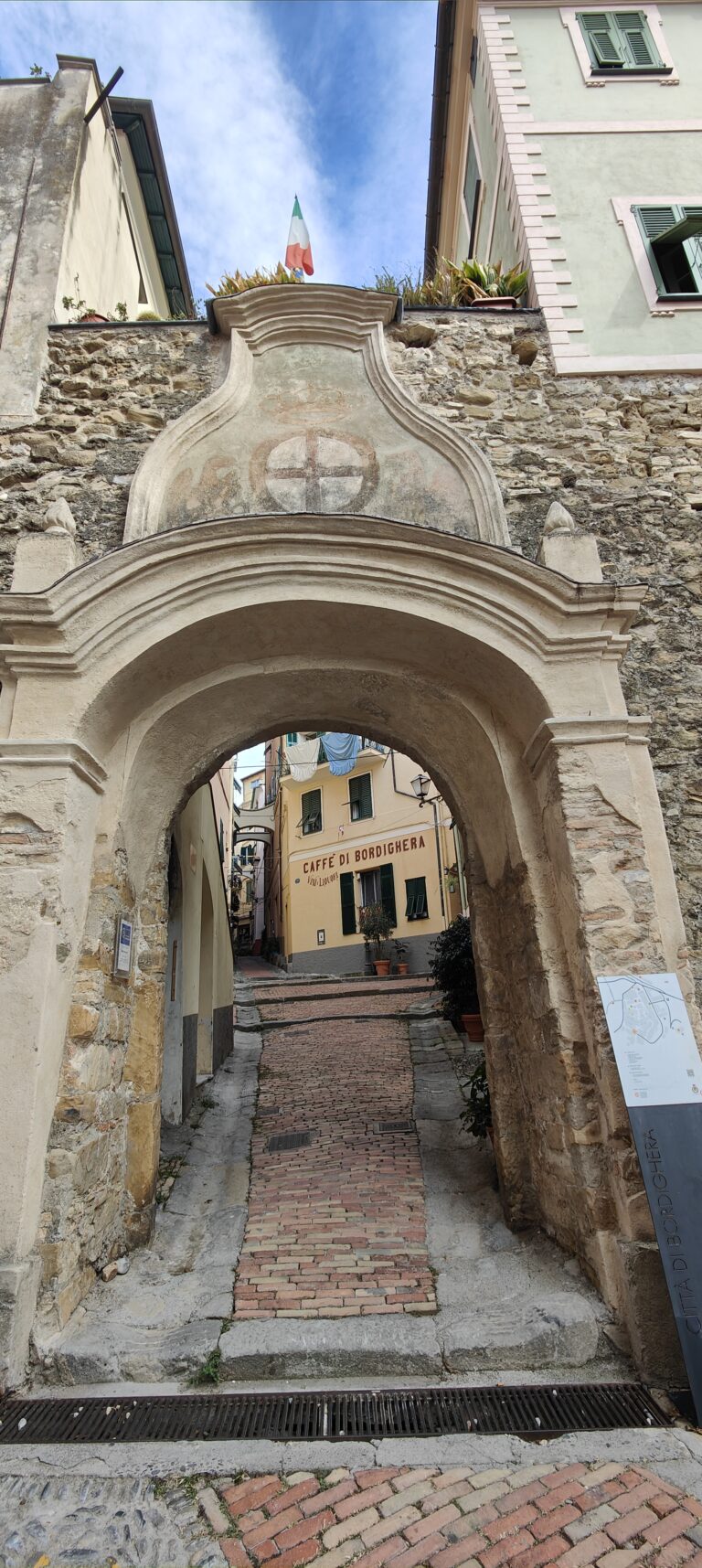 Porta Sottana, ingresso del borgo di Bordighera Alta