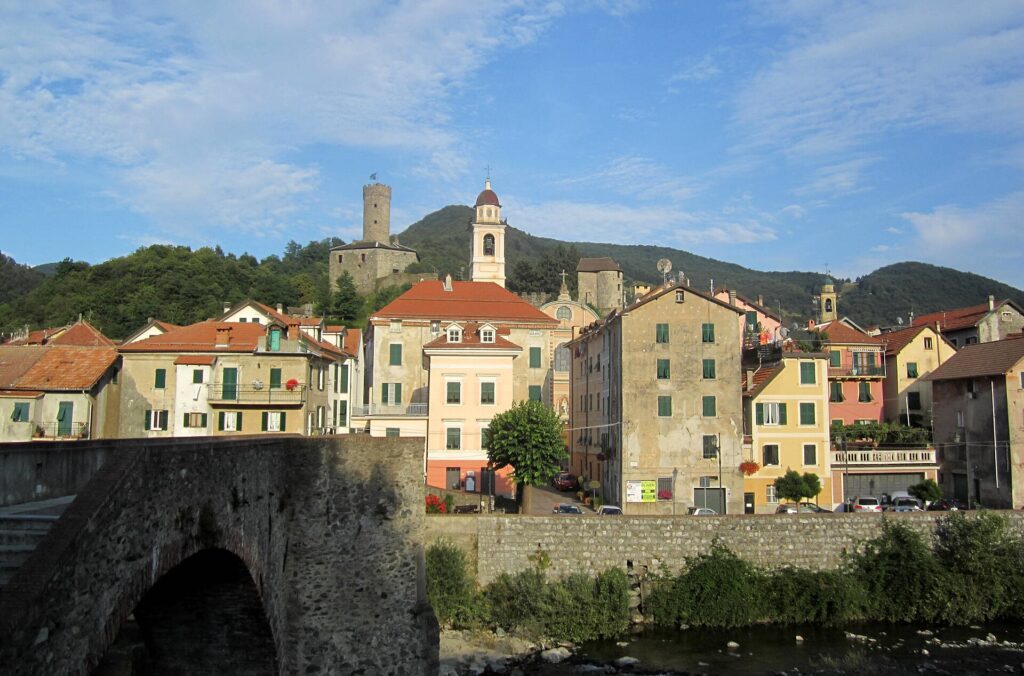 Campo Ligure con il ponte San Michele sullo Stura