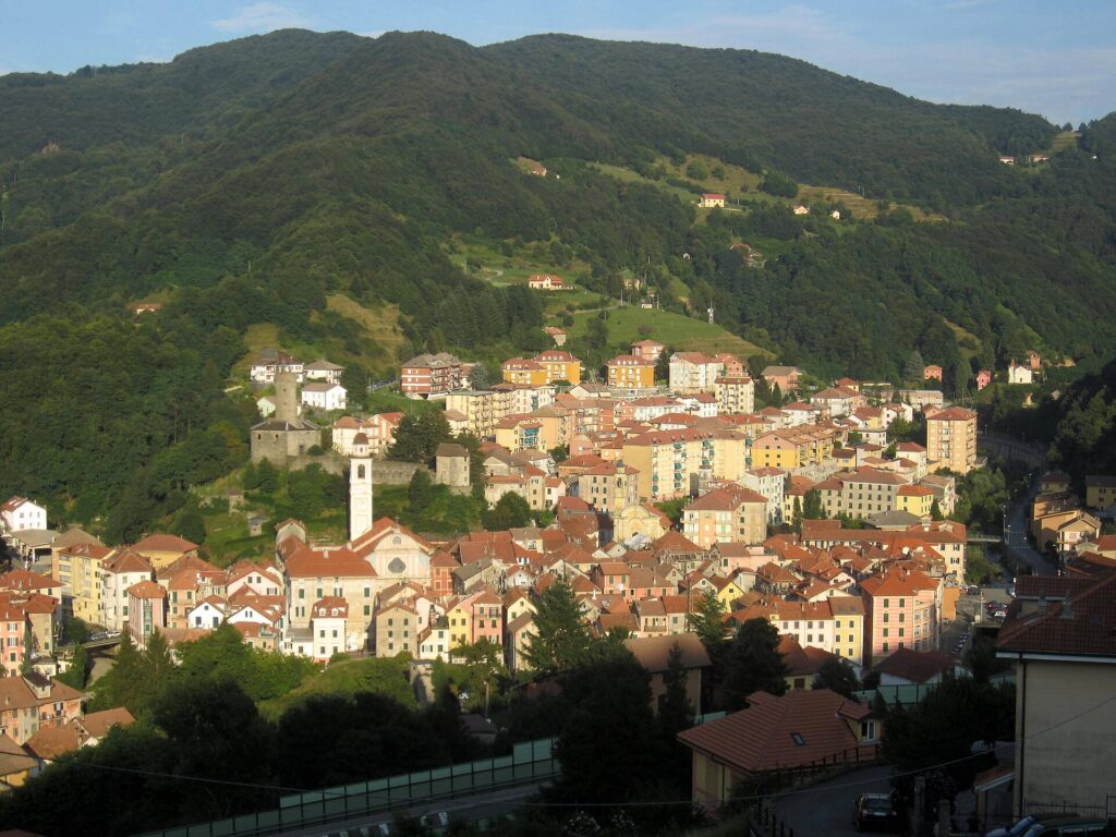 Panorama di Campo Ligure sulle colline della Valle Stura