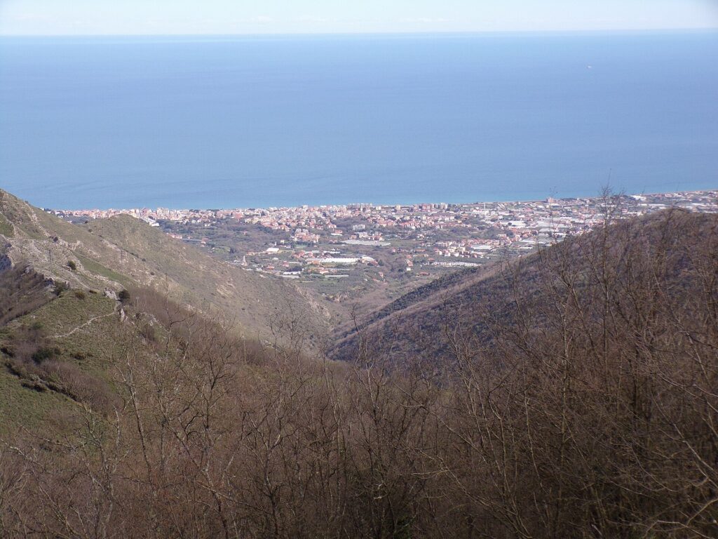 Ceriale e la costa viste dalle colline