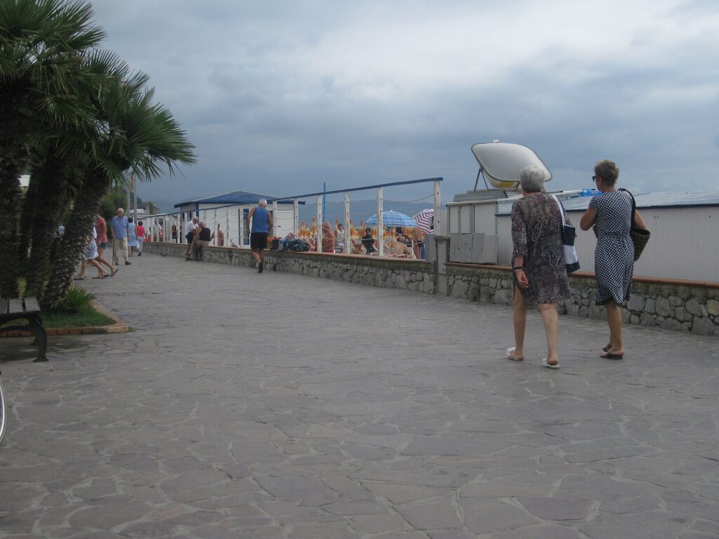 Il lungomare Armando Diaz a Ceriale