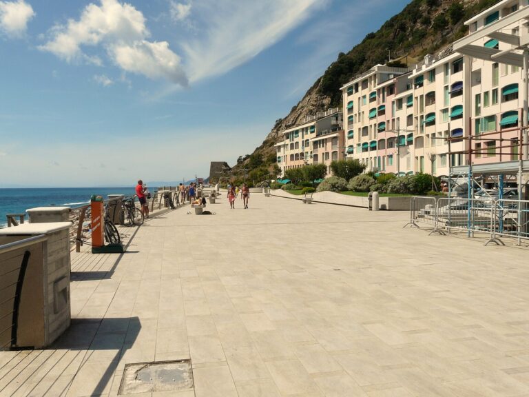 Il lungomare di Deiva Marina