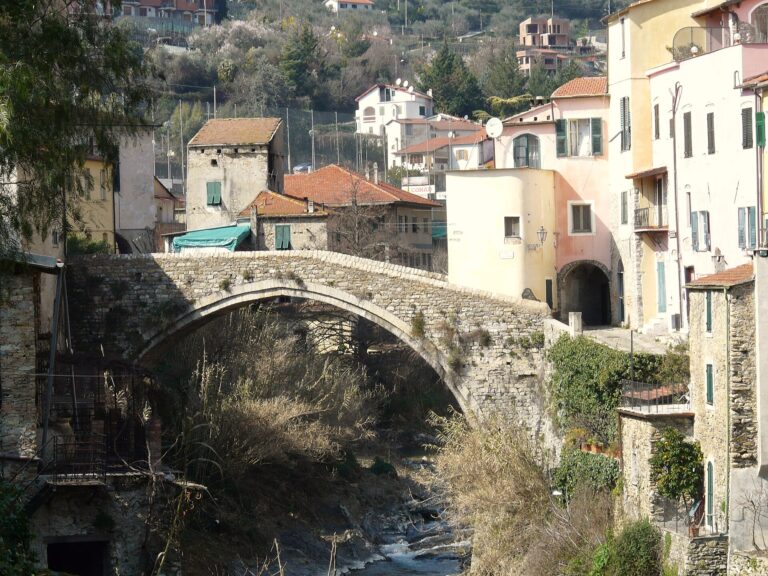 Il ponte di pietra di Dolcedo
