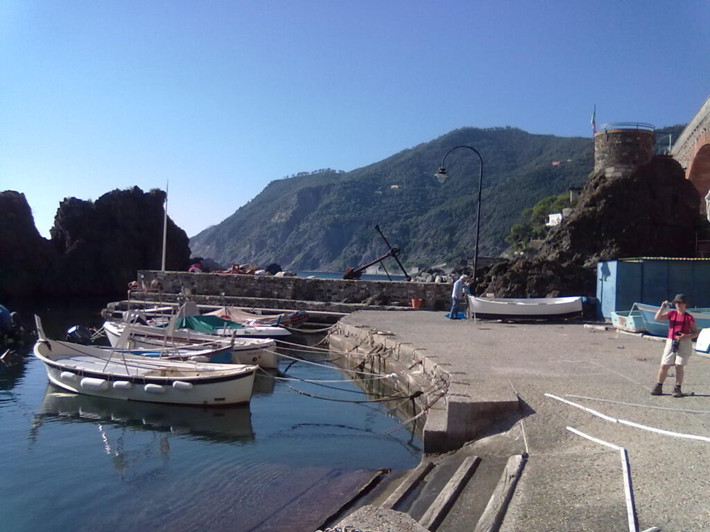 Il porticciolo di Framura con le barche