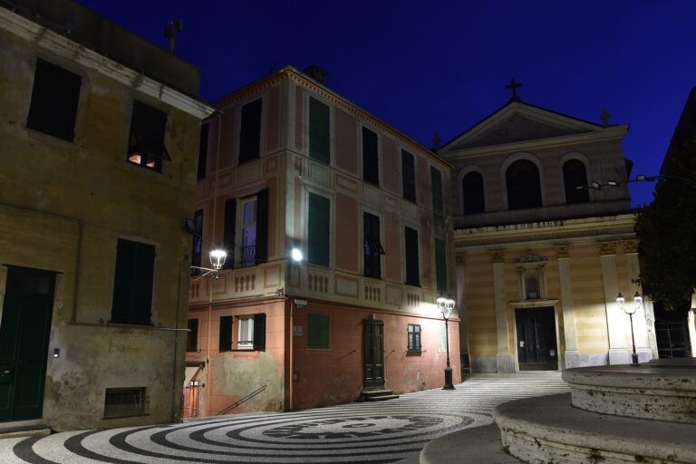 La piazza dell'oratorio di San Giuseppe ad Albissola Marina