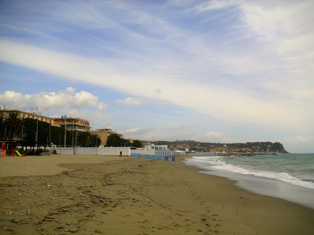 La spiaggia di Albissola Marina fuori stagione