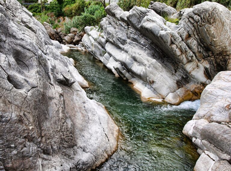 Le acque verdi del torrente Argentina