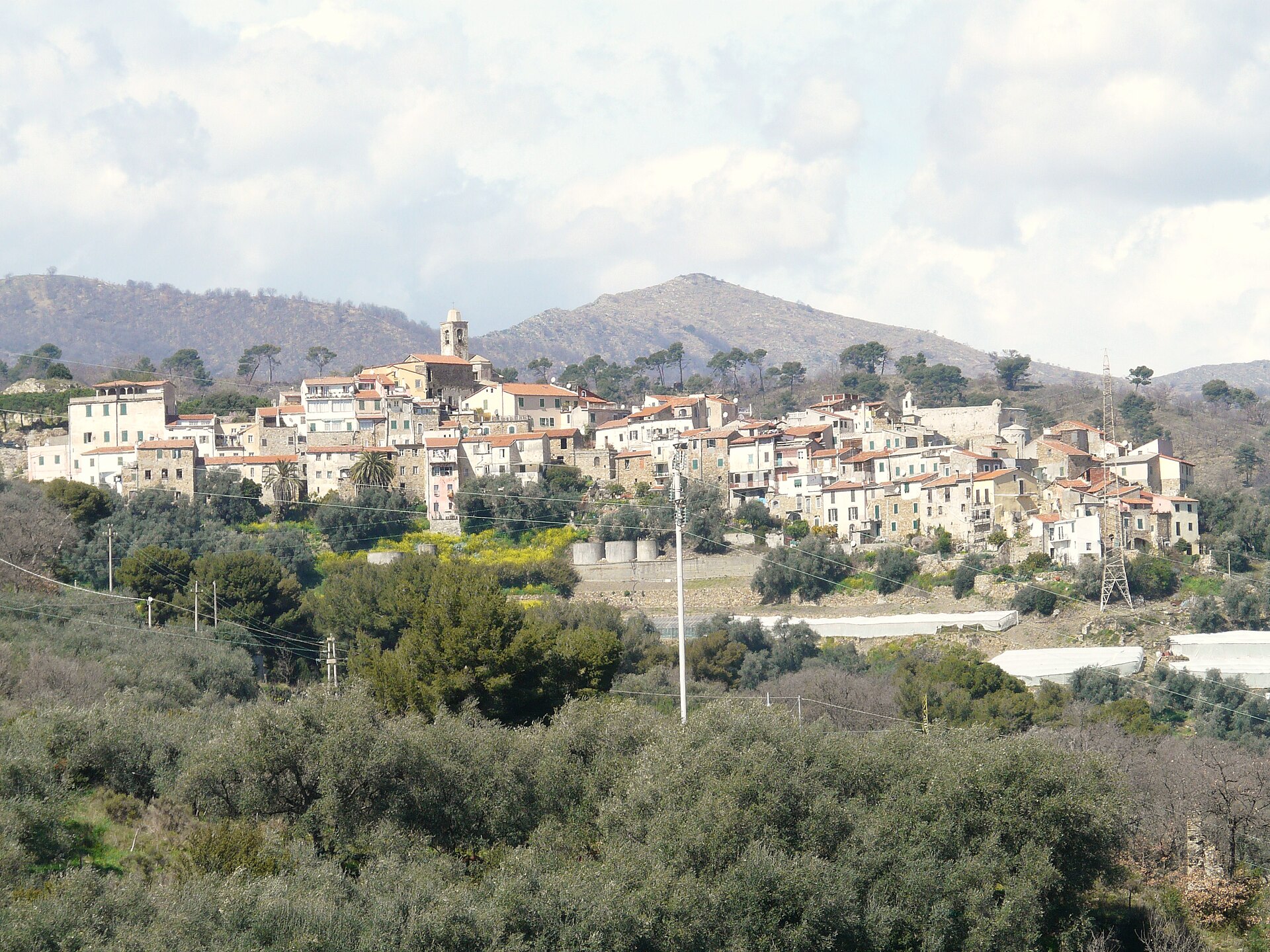 Lingueglietta vista dalla campagna