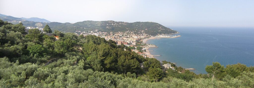 Panorama della piana di Andora e del mare