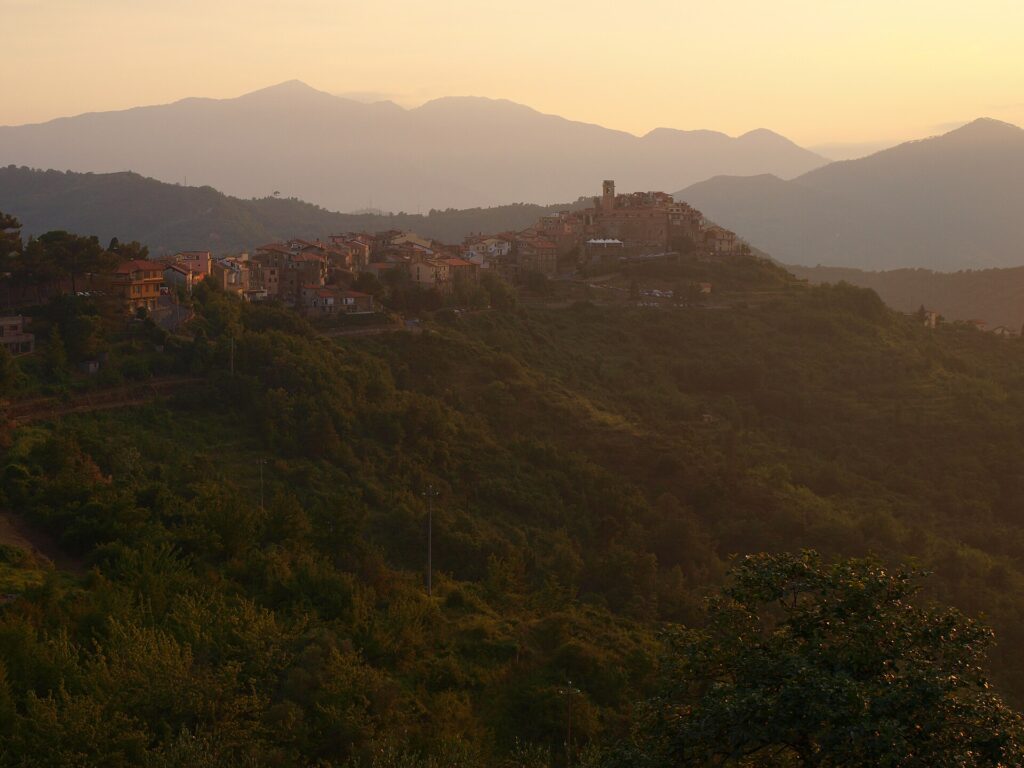 Perinaldo al tramonto